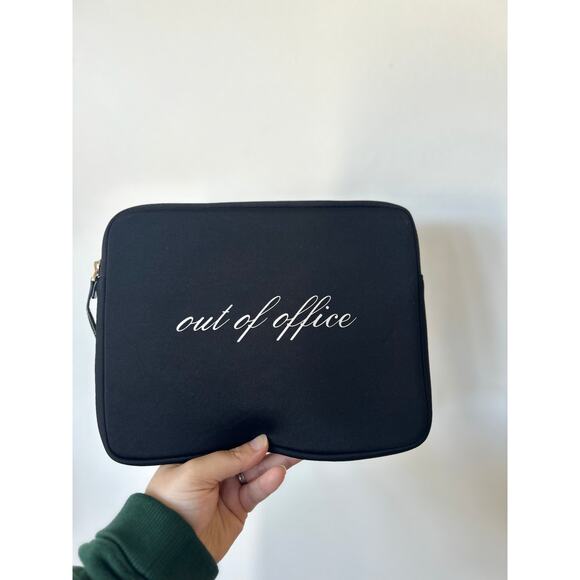 Kate Spade Black "Out of Office" Kindle/IPad/Cord Zip Up Case - Picture 1 of 5
